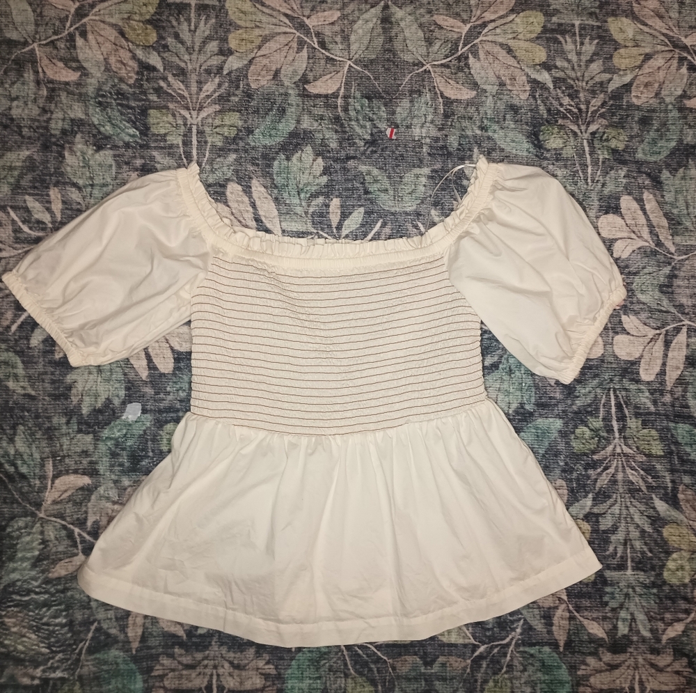 Old Navy Smocked Puff Sleeve Top Medium Ivory Milkmaid Coquette Cottagecore